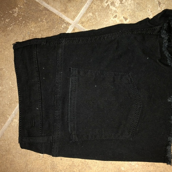 Black shorts - Picture 3 of 4